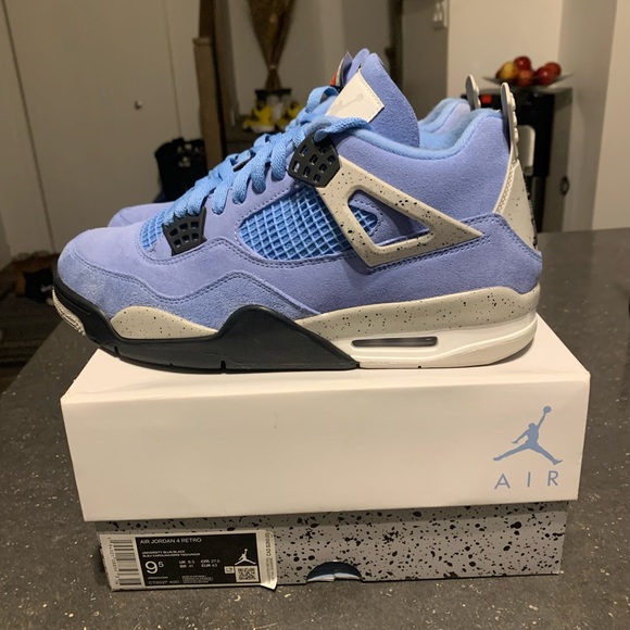 Air Jordan 4 UNC - Picture 2 of 7